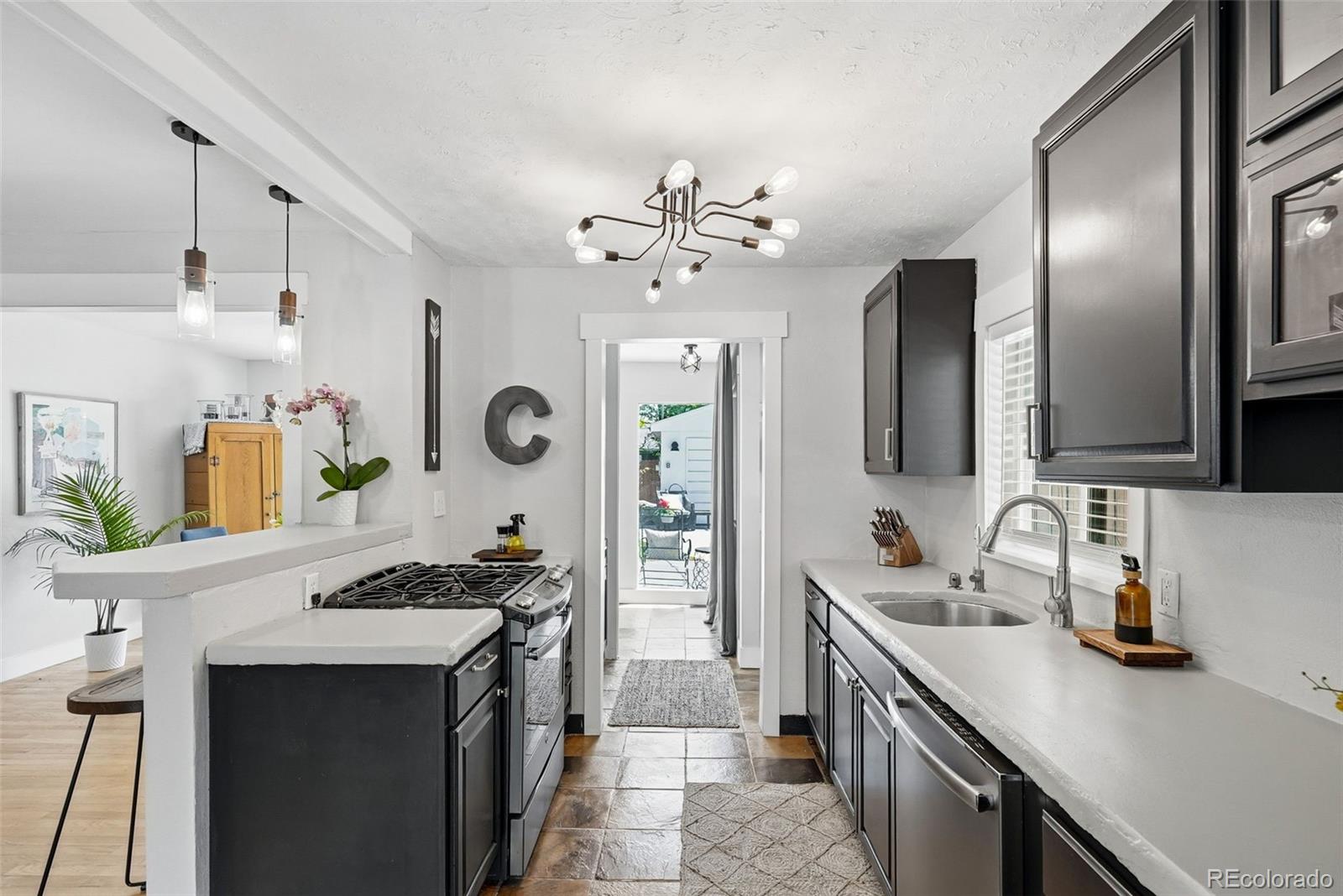 MLS Image #17 for 1230 s forest street,denver, Colorado
