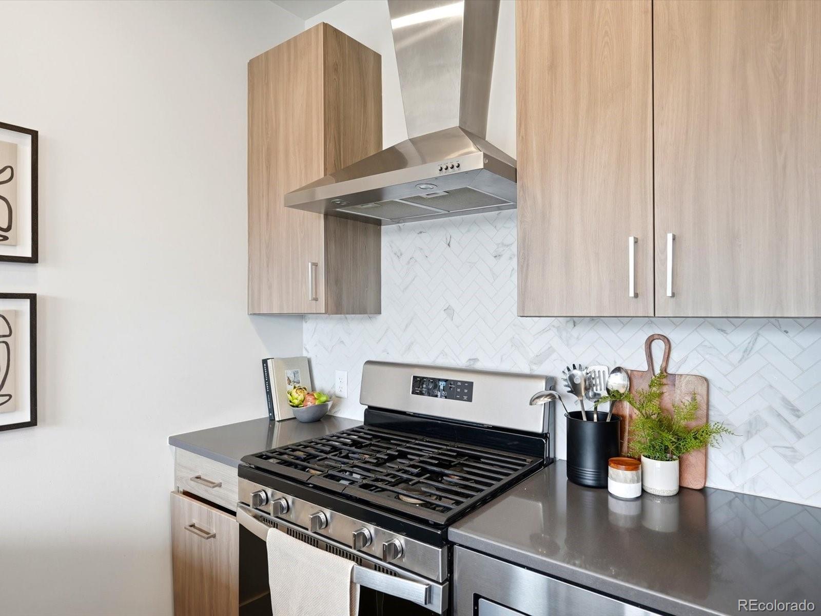 MLS Image #11 for 1898 s bannock street 307,denver, Colorado