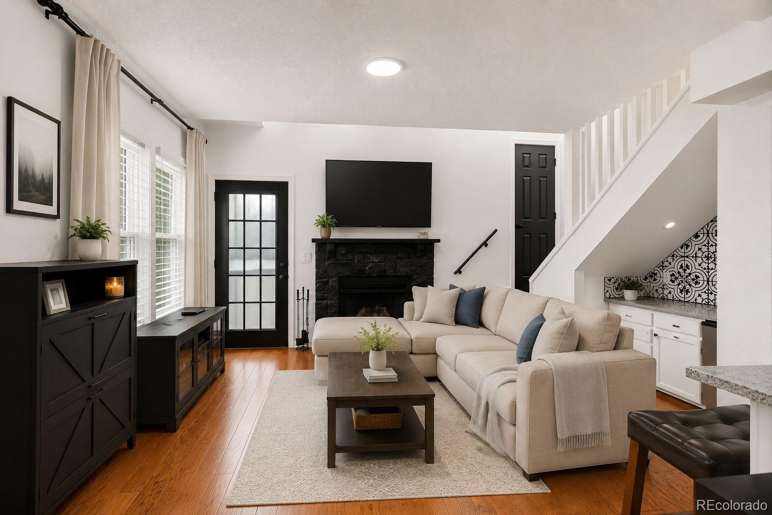 MLS Image #1 for 962 s dearborn way,aurora, Colorado