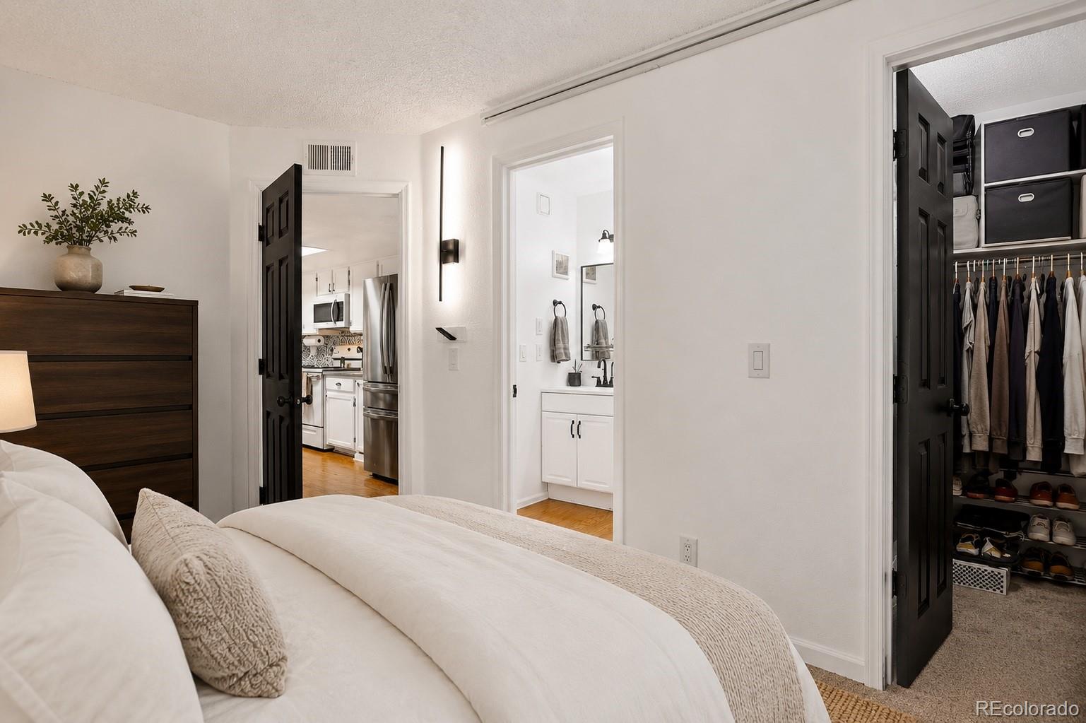 MLS Image #12 for 962 s dearborn way,aurora, Colorado
