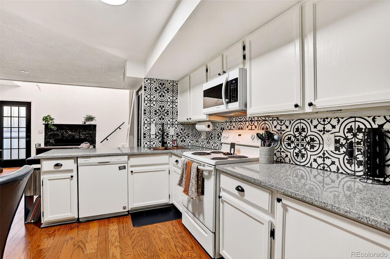 MLS Image #7 for 962 s dearborn way,aurora, Colorado