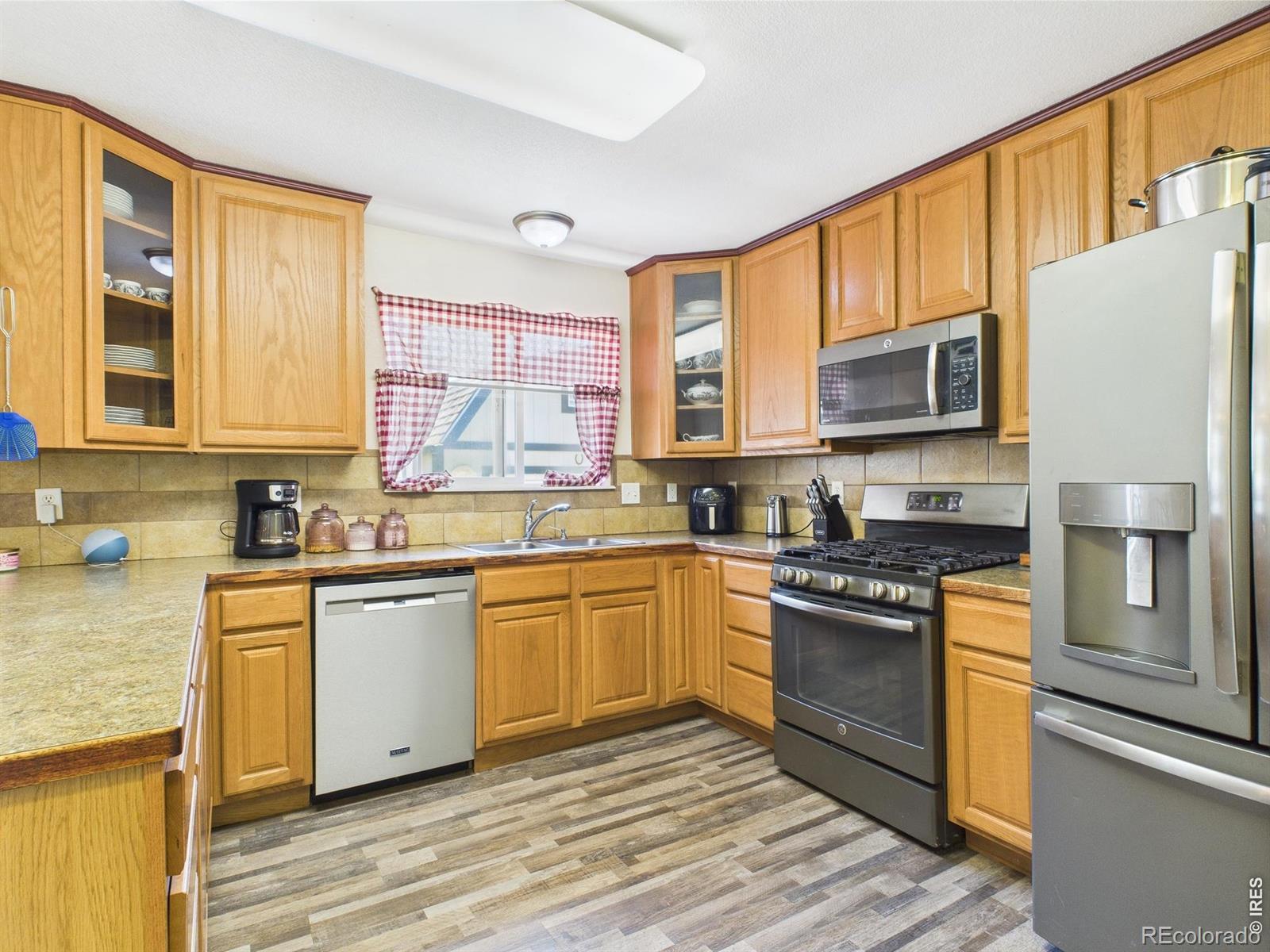 MLS Image #8 for 830  ponderosa court,eaton, Colorado