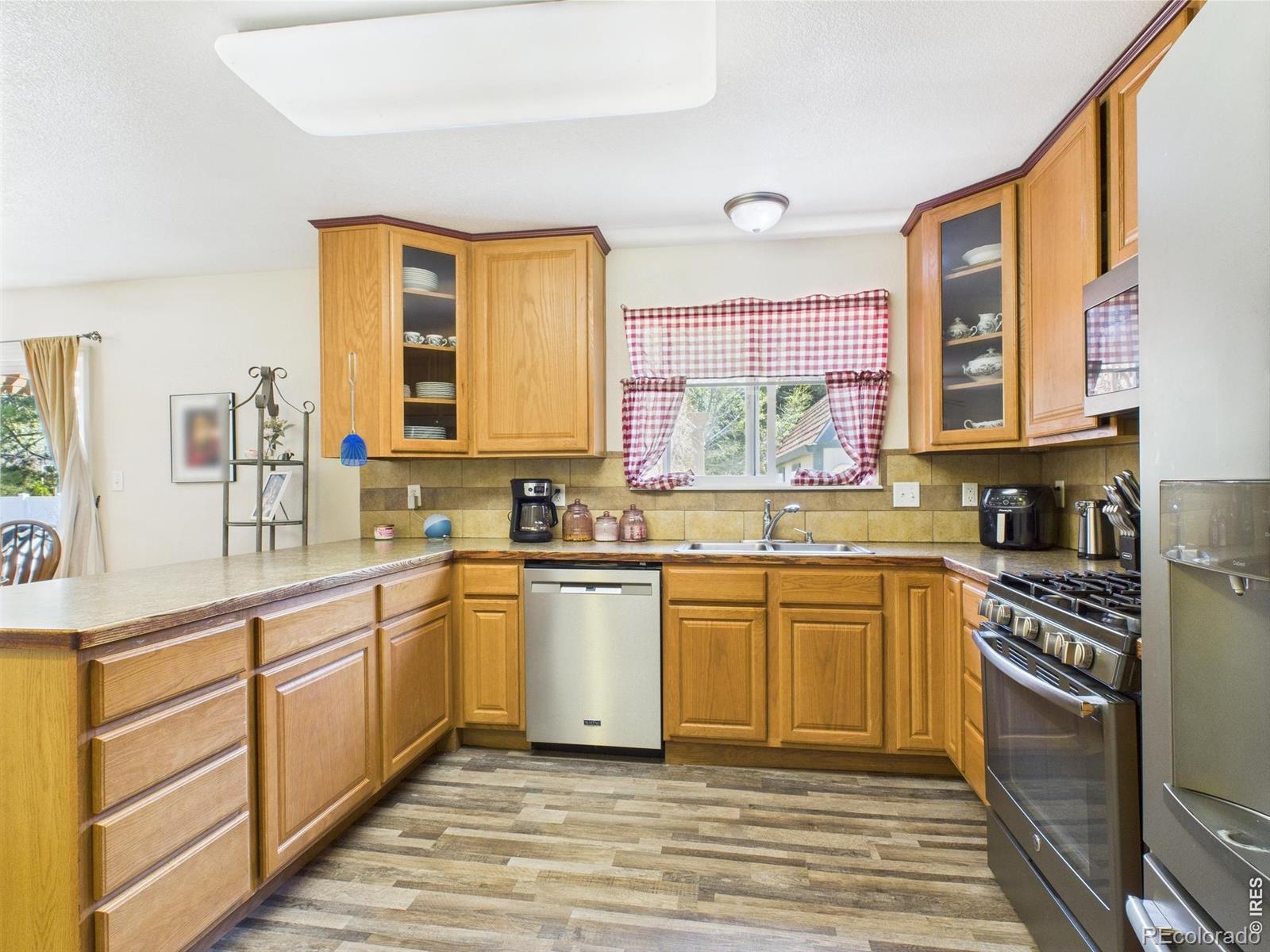 MLS Image #9 for 830  ponderosa court,eaton, Colorado