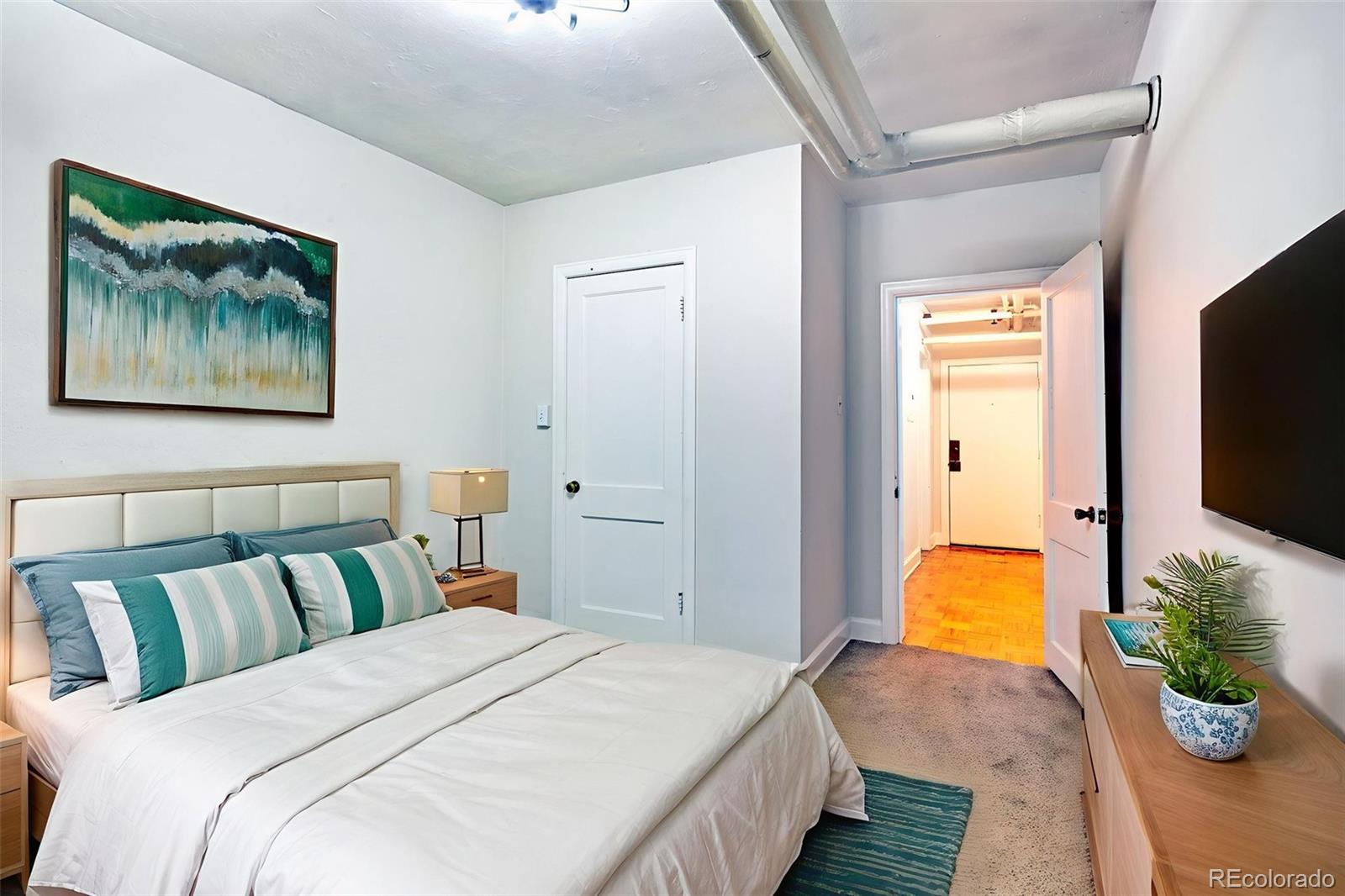 MLS Image #6 for 963 n logan street 23,denver, Colorado