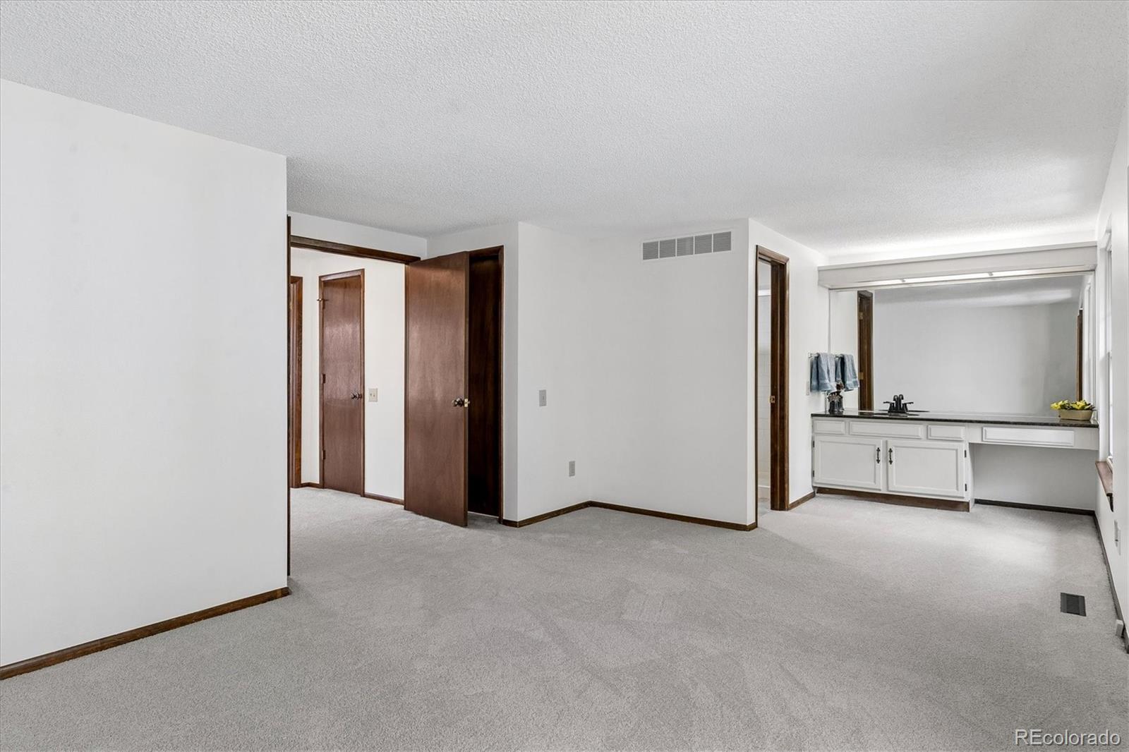 MLS Image #17 for 2763 w long drive b,littleton, Colorado