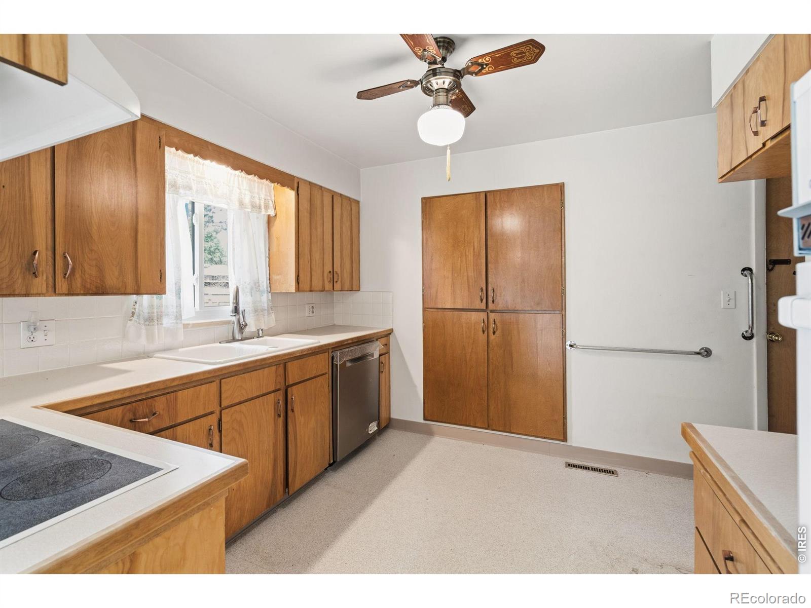 MLS Image #13 for 1041  montview road,fort collins, Colorado
