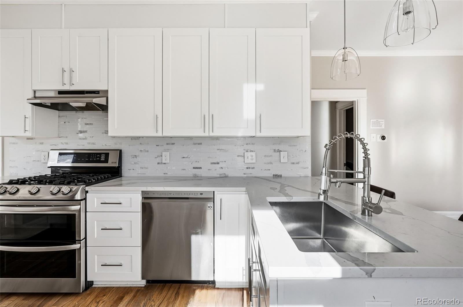 MLS Image #14 for 2065  holly street,denver, Colorado