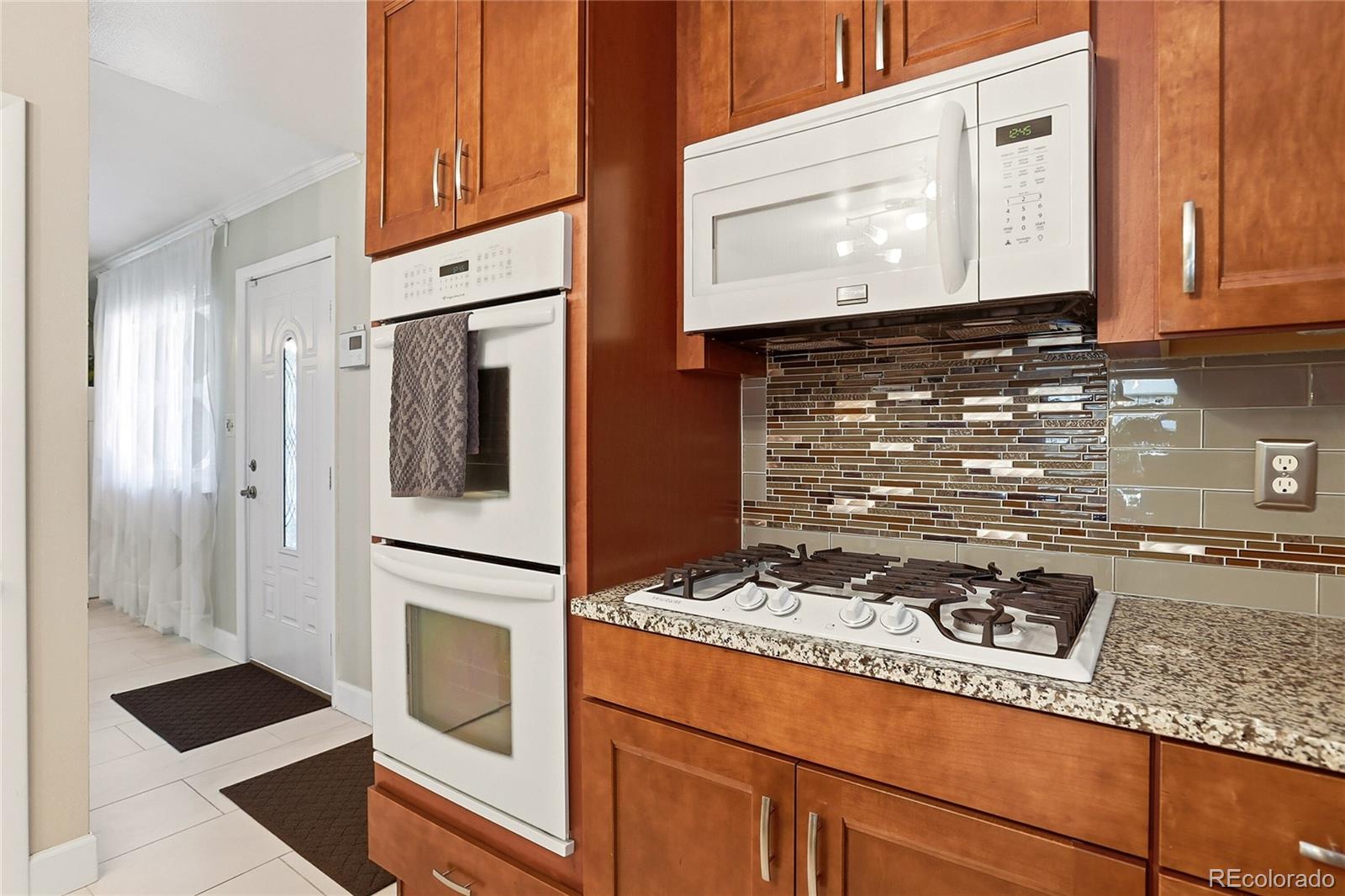 MLS Image #10 for 12946 e 2nd avenue,aurora, Colorado