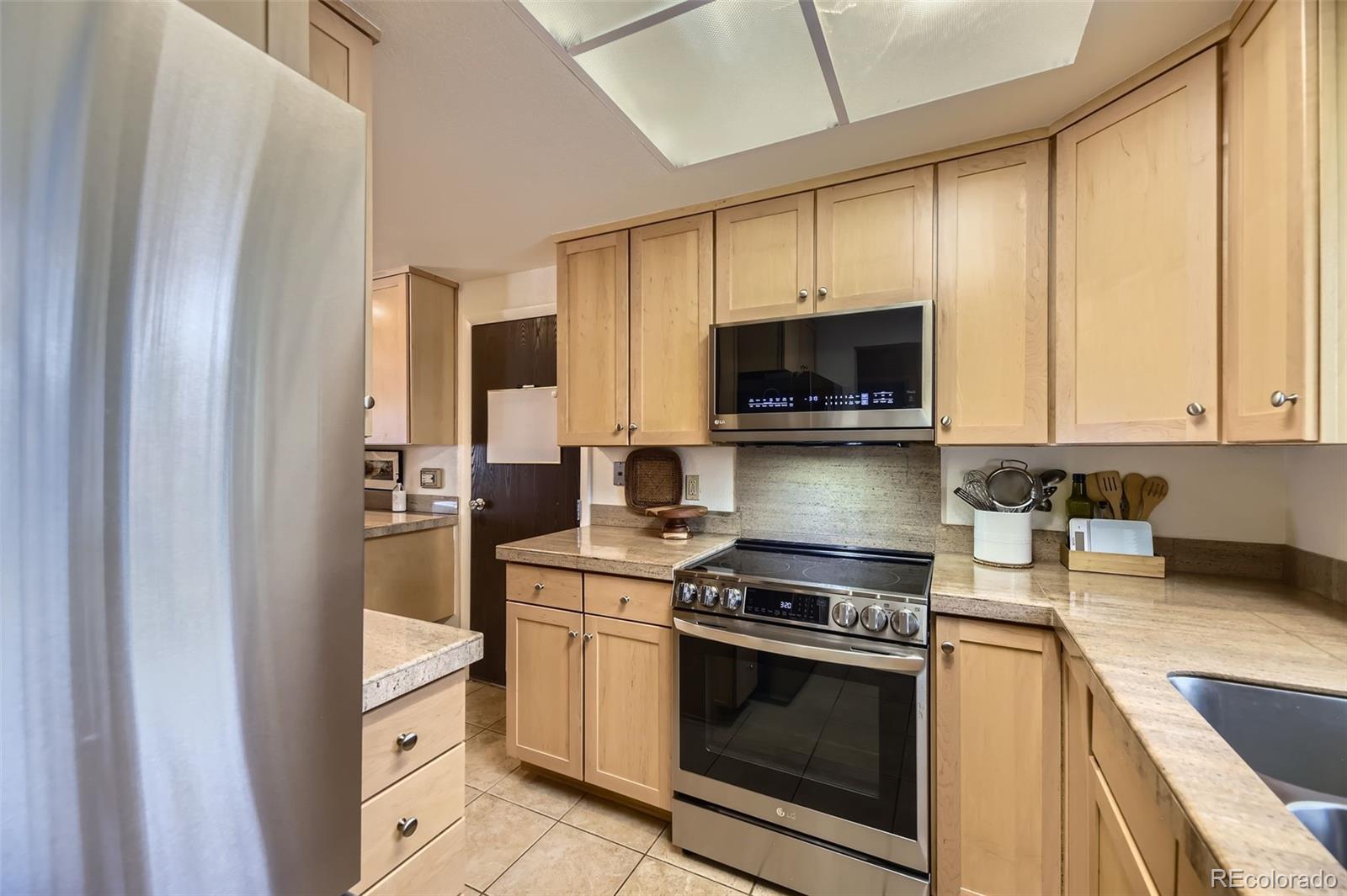 MLS Image #5 for 2437 s victor street a,aurora, Colorado