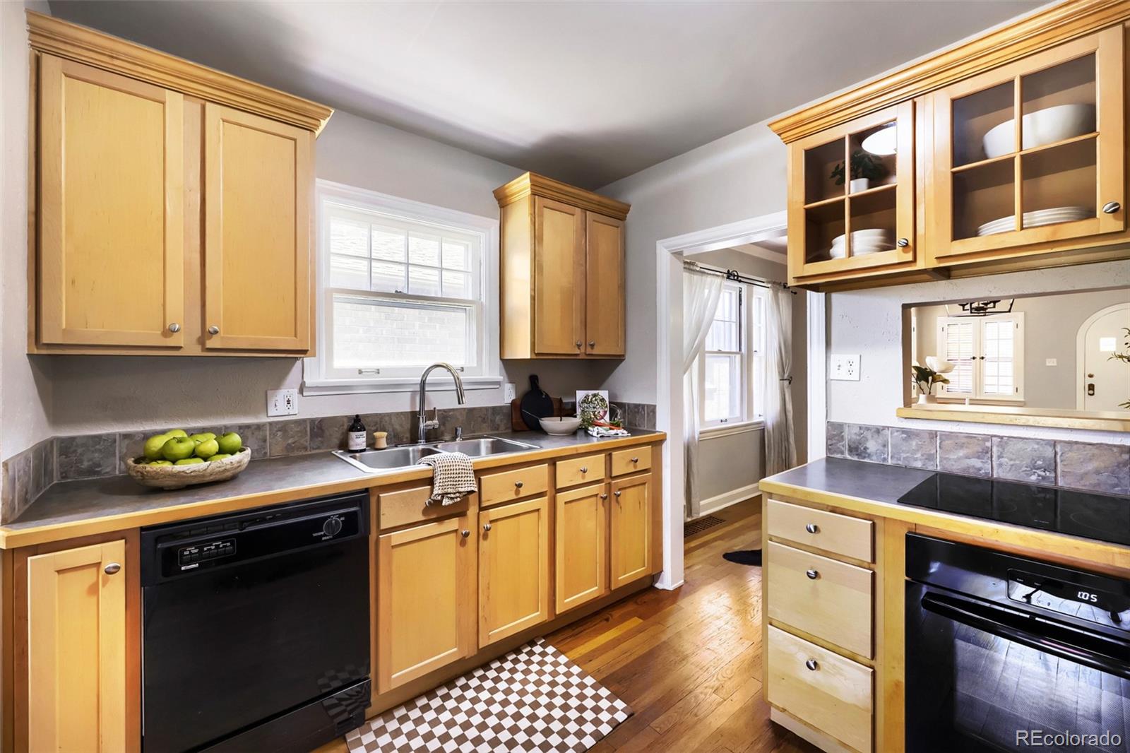 MLS Image #8 for 205 n washington street,denver, Colorado