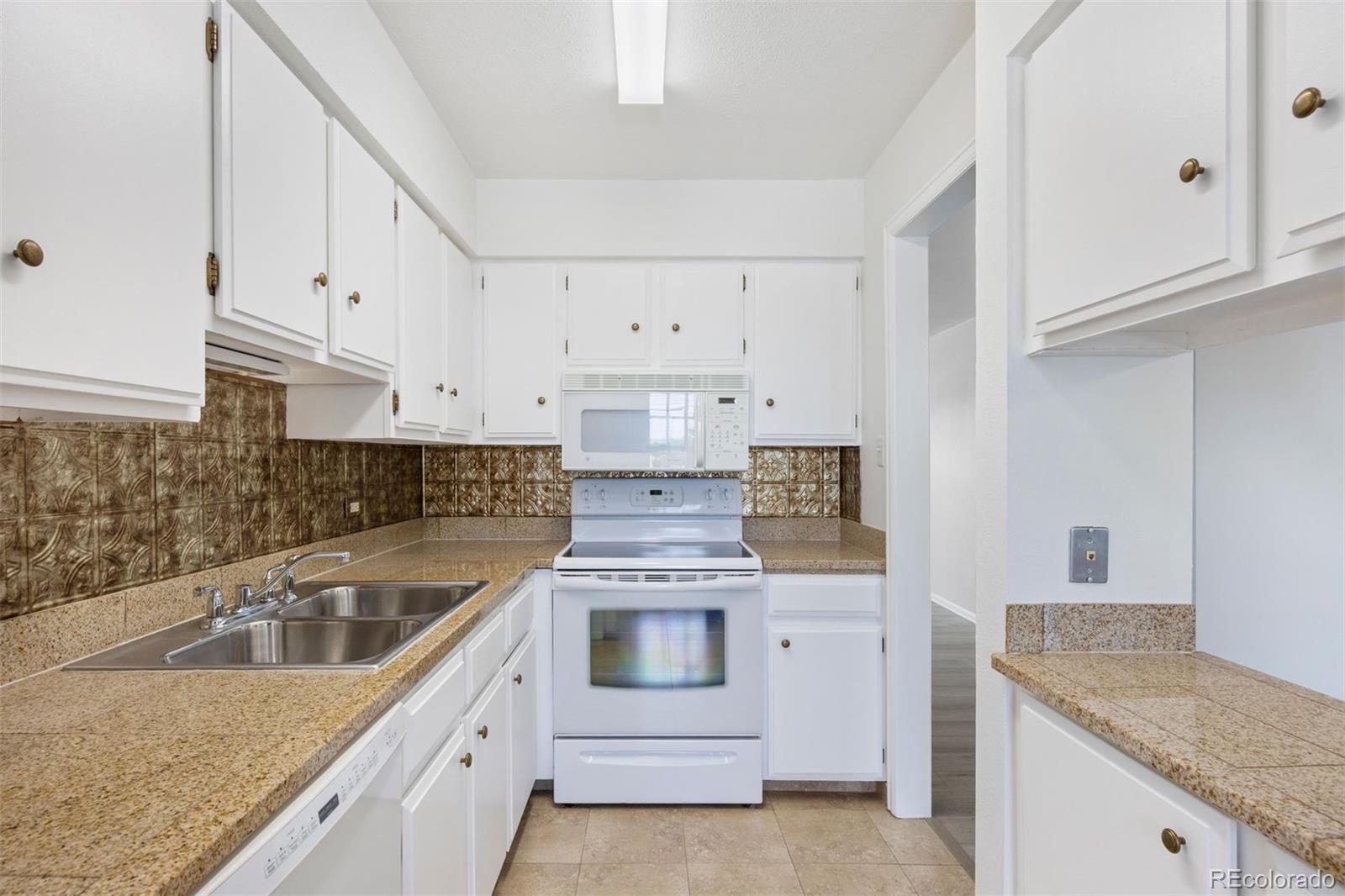 MLS Image #4 for 7110 s gaylord street m9,centennial, Colorado