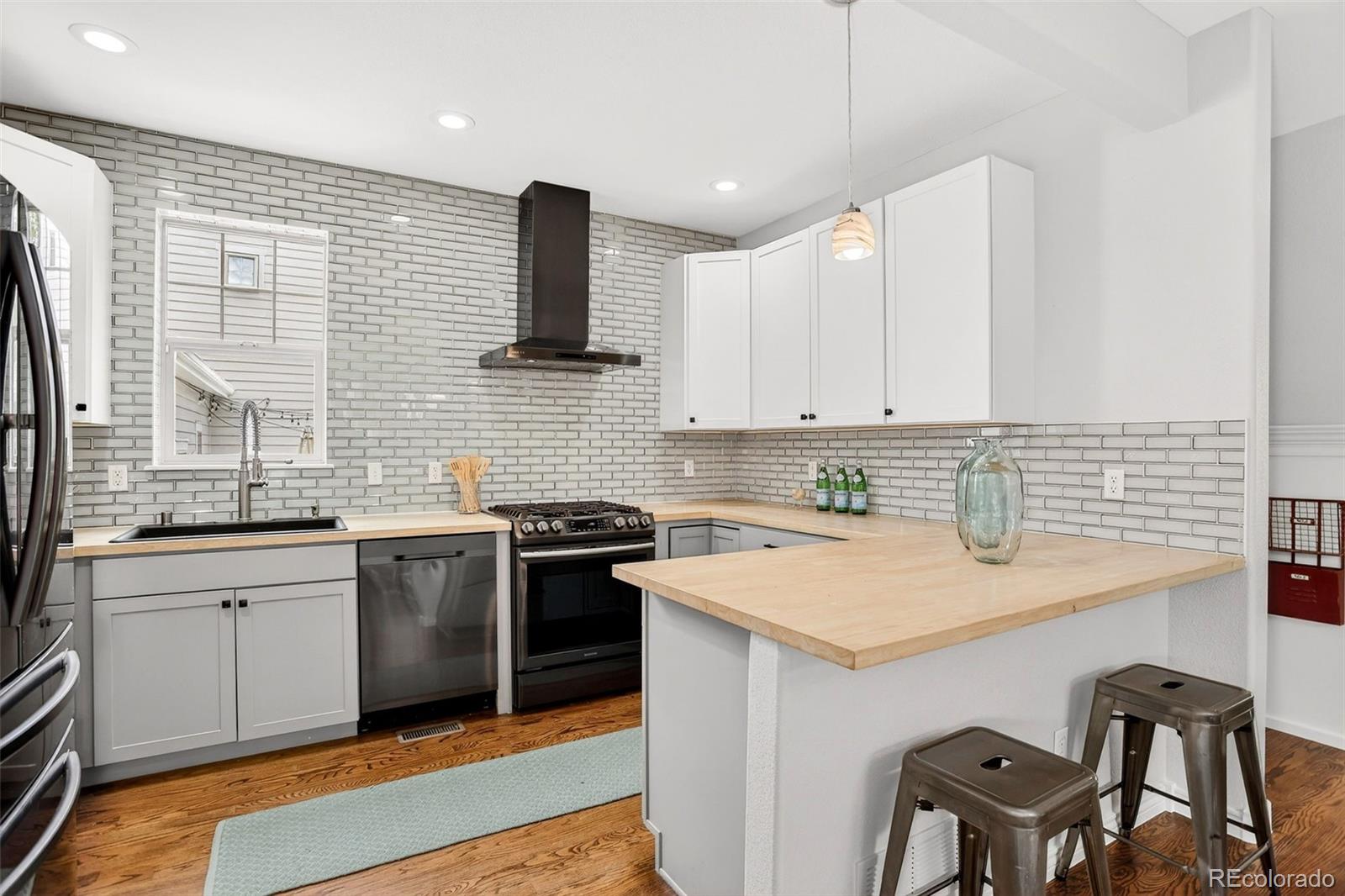 MLS Image #10 for 10580 e 28th place,denver, Colorado