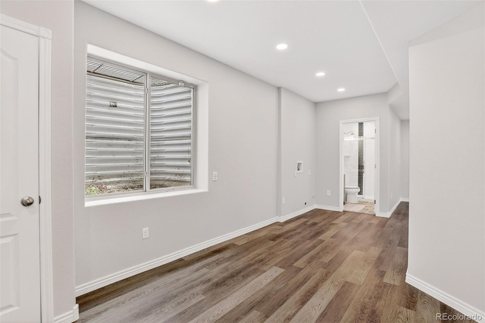 MLS Image #26 for 10580 e 28th place,denver, Colorado