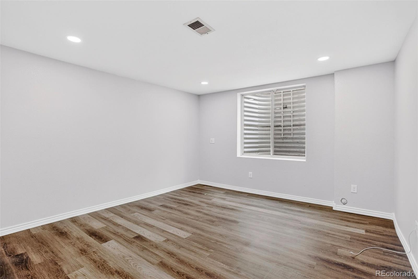 MLS Image #27 for 10580 e 28th place,denver, Colorado