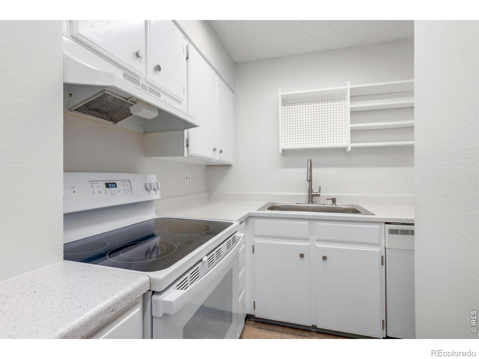 MLS Image #5 for 1705  heatheridge road,fort collins, Colorado