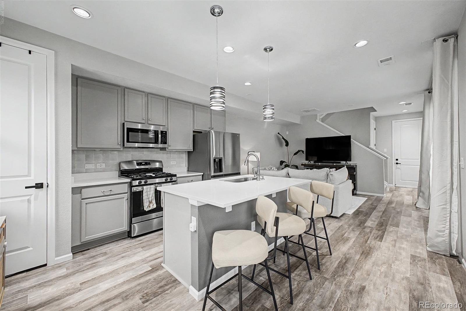 MLS Image #10 for 23543 e 5th drive ,aurora, Colorado