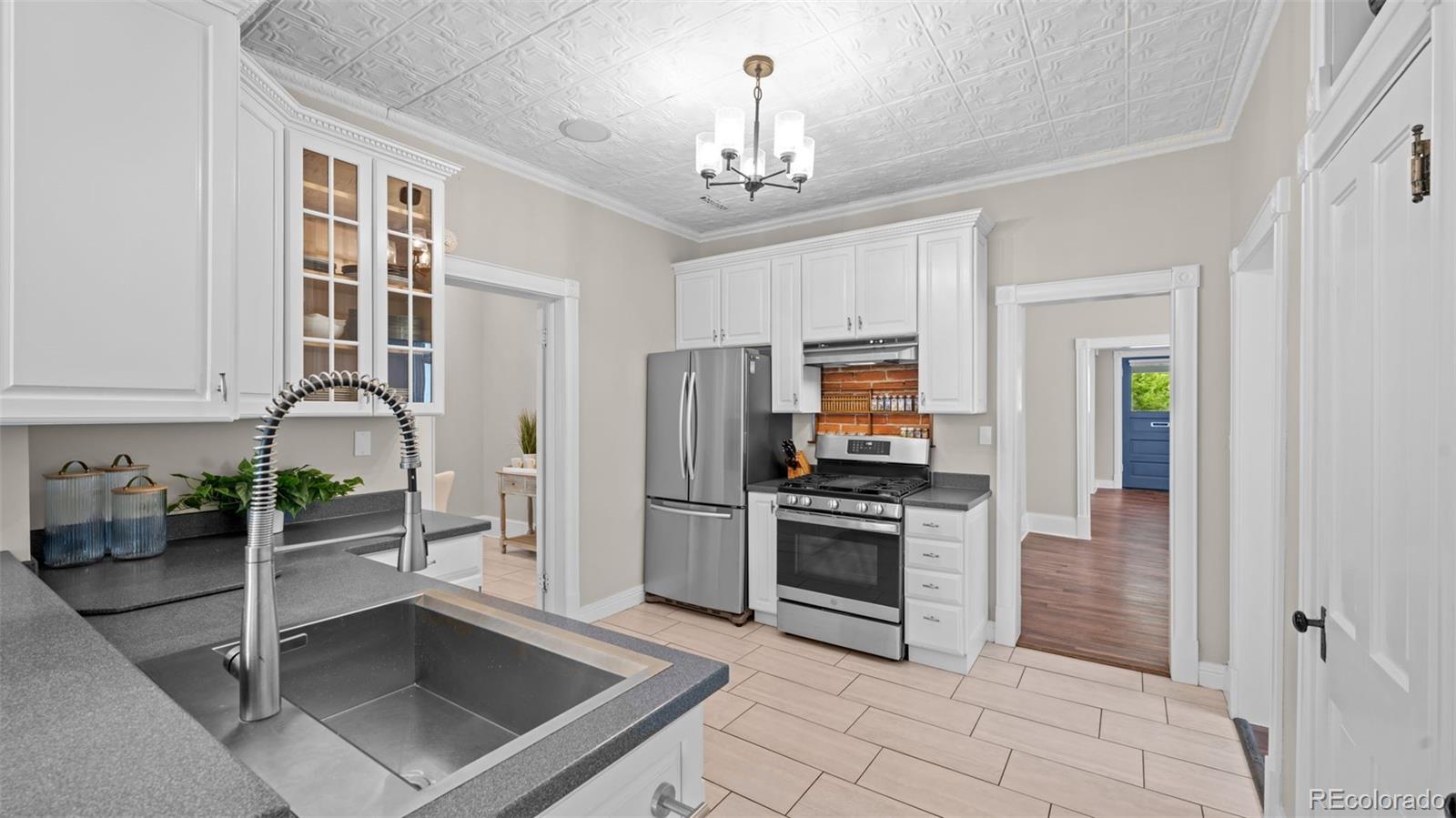 MLS Image #13 for 1527 n nevada avenue,colorado springs, Colorado