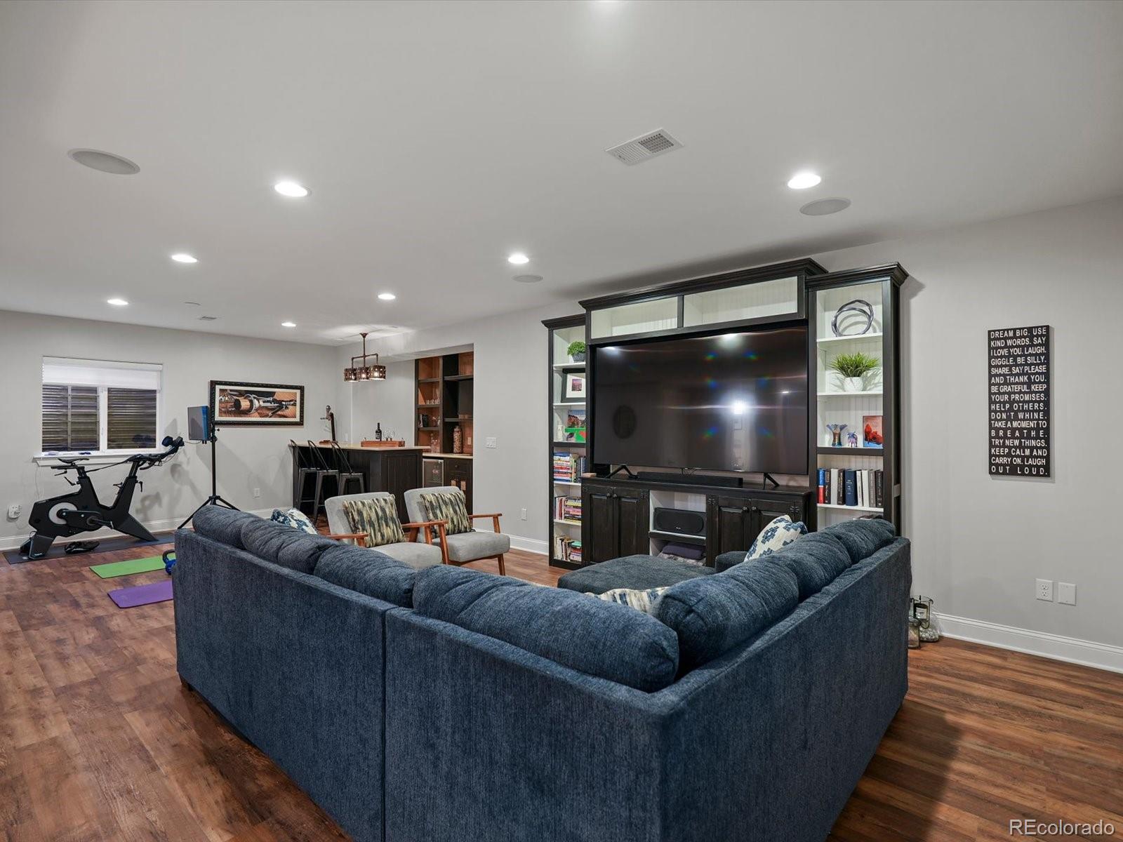 MLS Image #33 for 8151 e 33rd avenue,denver, Colorado