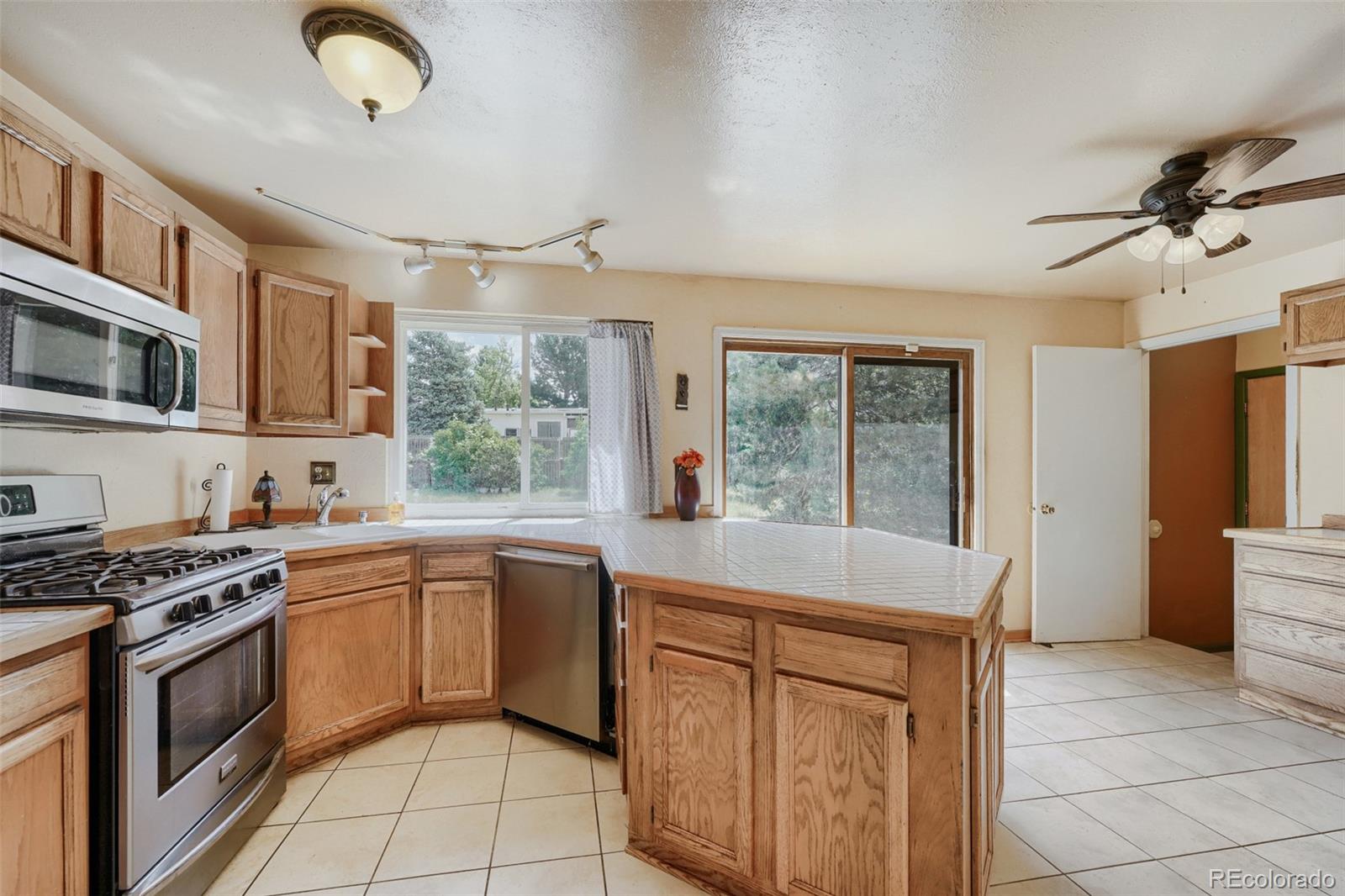 MLS Image #7 for 3166 s idalia street,aurora, Colorado