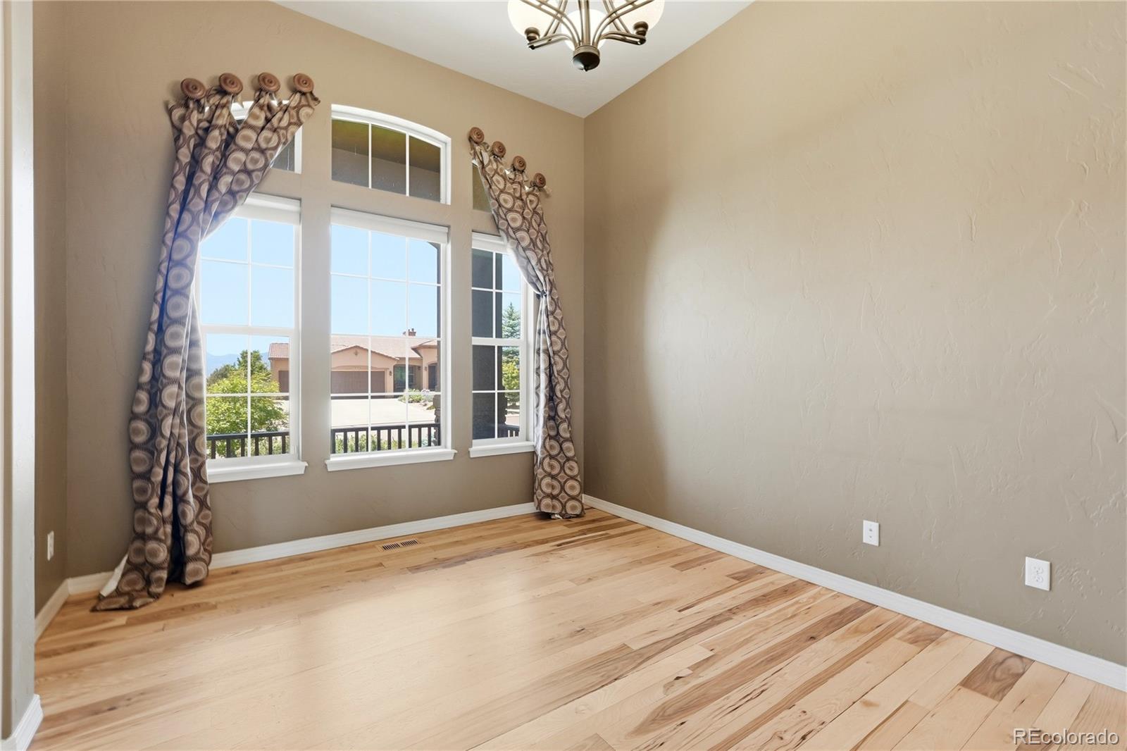MLS Image #3 for 1908  turnbull drive,colorado springs, Colorado
