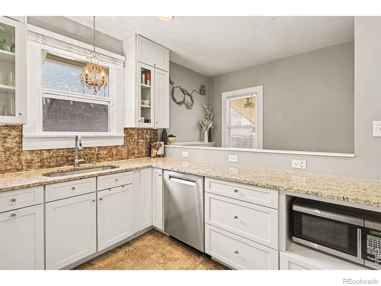 MLS Image #10 for 3411 n vine street,denver, Colorado