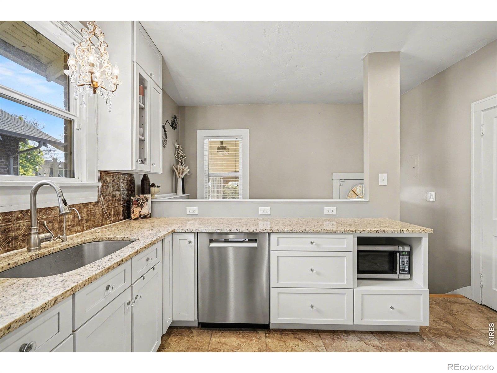MLS Image #11 for 3411 n vine street,denver, Colorado