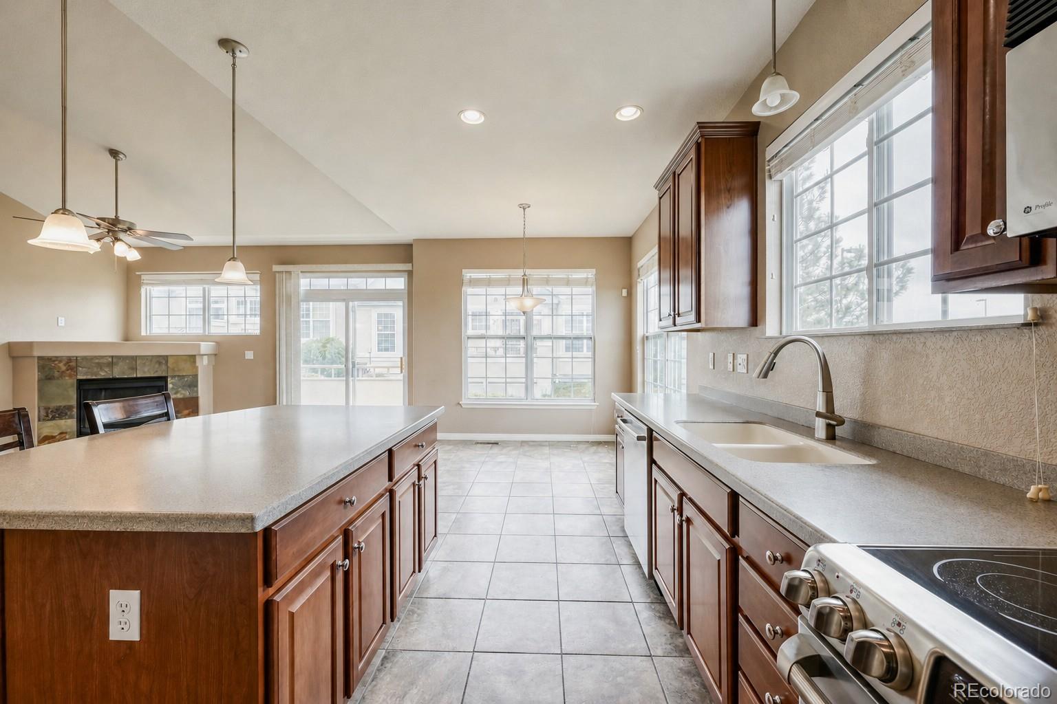 MLS Image #7 for 6696 s shawnee street,aurora, Colorado