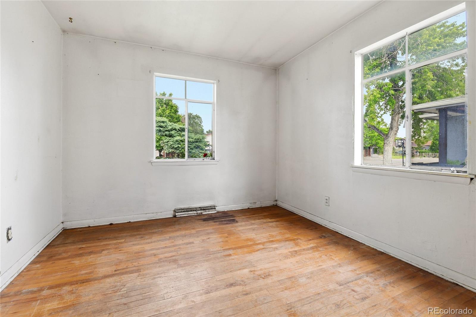 MLS Image #12 for 3817 s inca street,englewood, Colorado
