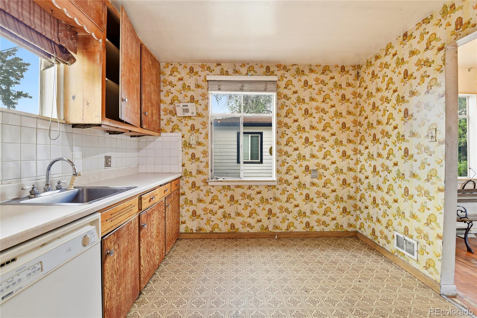 MLS Image #5 for 3817 s inca street,englewood, Colorado
