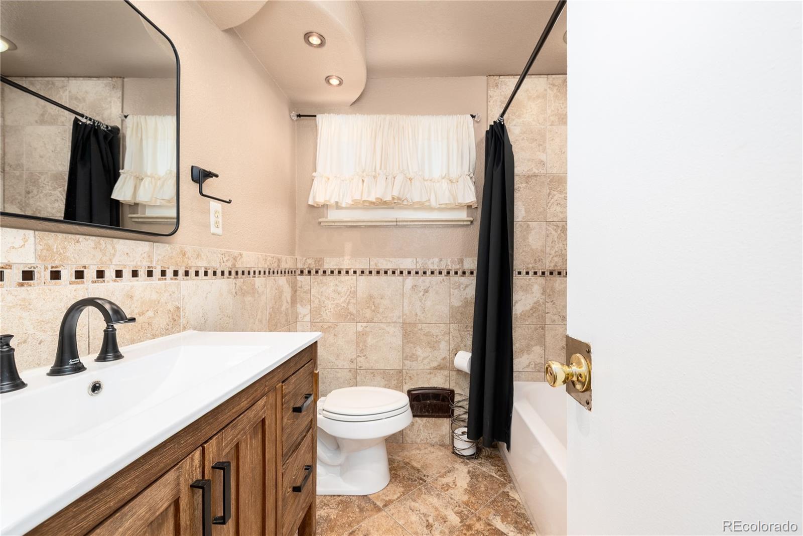 MLS Image #16 for 465 s eliot street,denver, Colorado