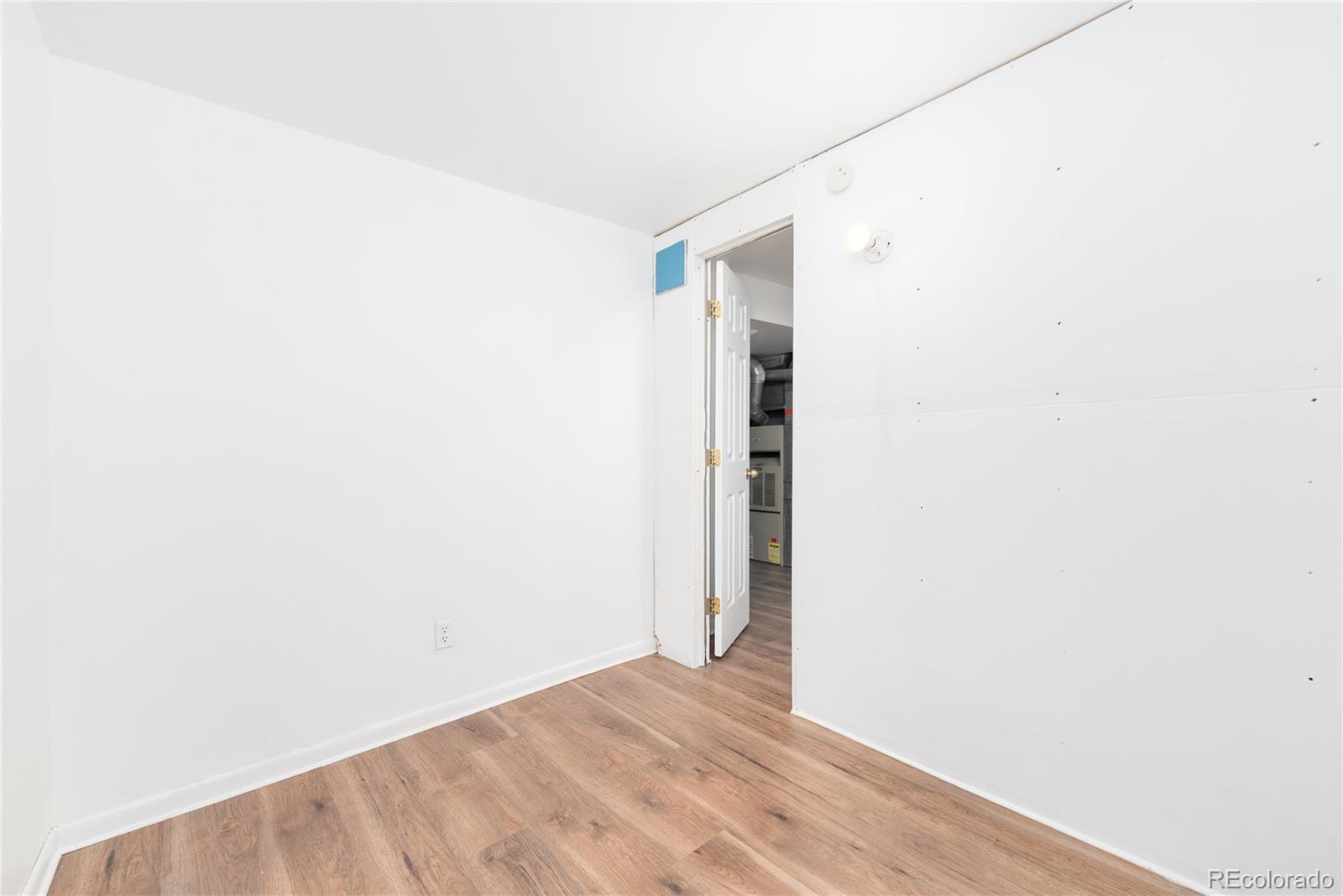 MLS Image #30 for 465 s eliot street,denver, Colorado