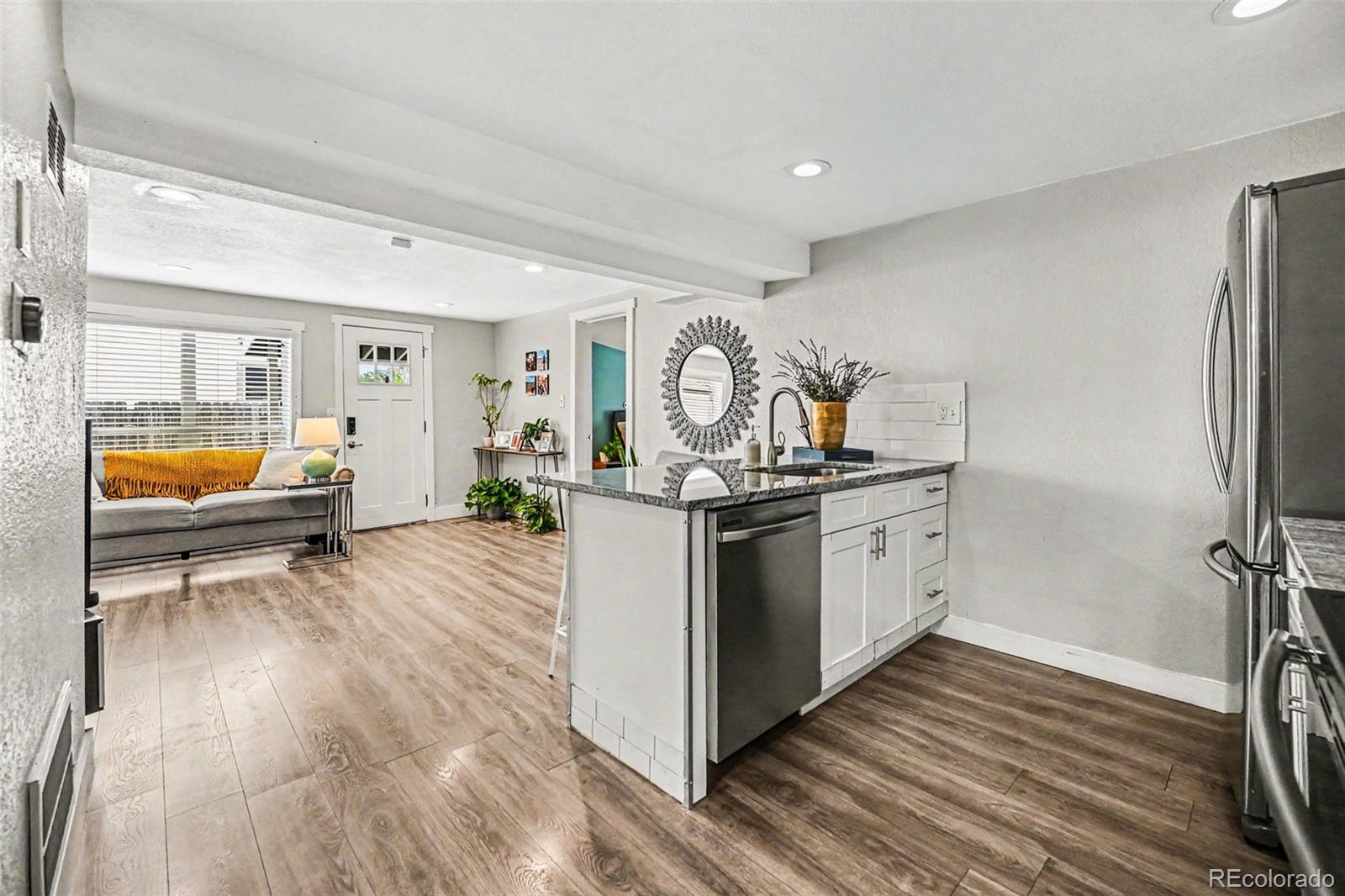 MLS Image #8 for 624  stuart street,denver, Colorado