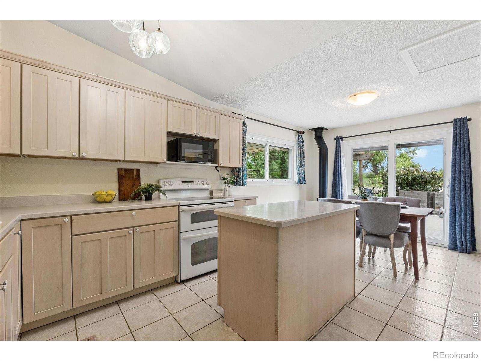 MLS Image #16 for 352 s jefferson avenue,louisville, Colorado
