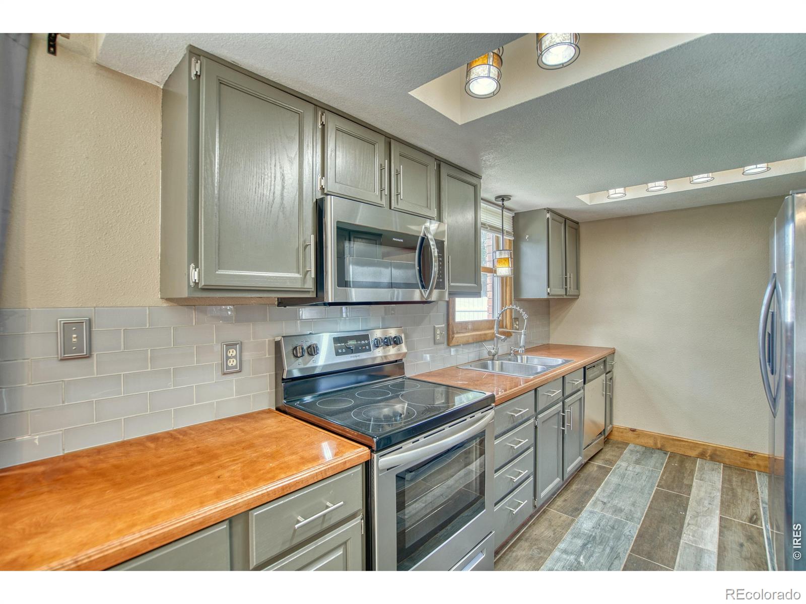 MLS Image #11 for 928  torrey pine place,loveland, Colorado