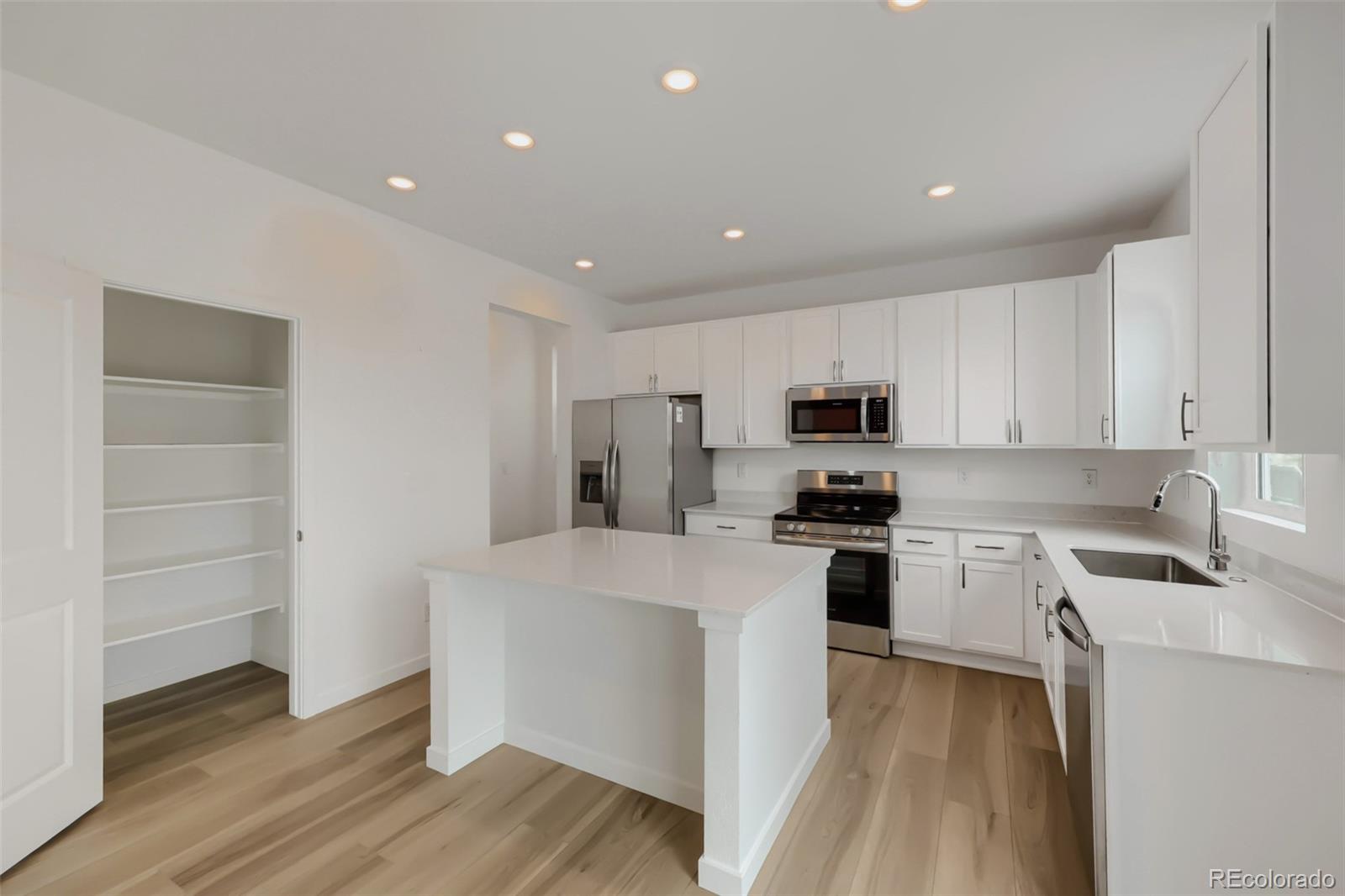 MLS Image #5 for 431  paloma way,elizabeth, Colorado