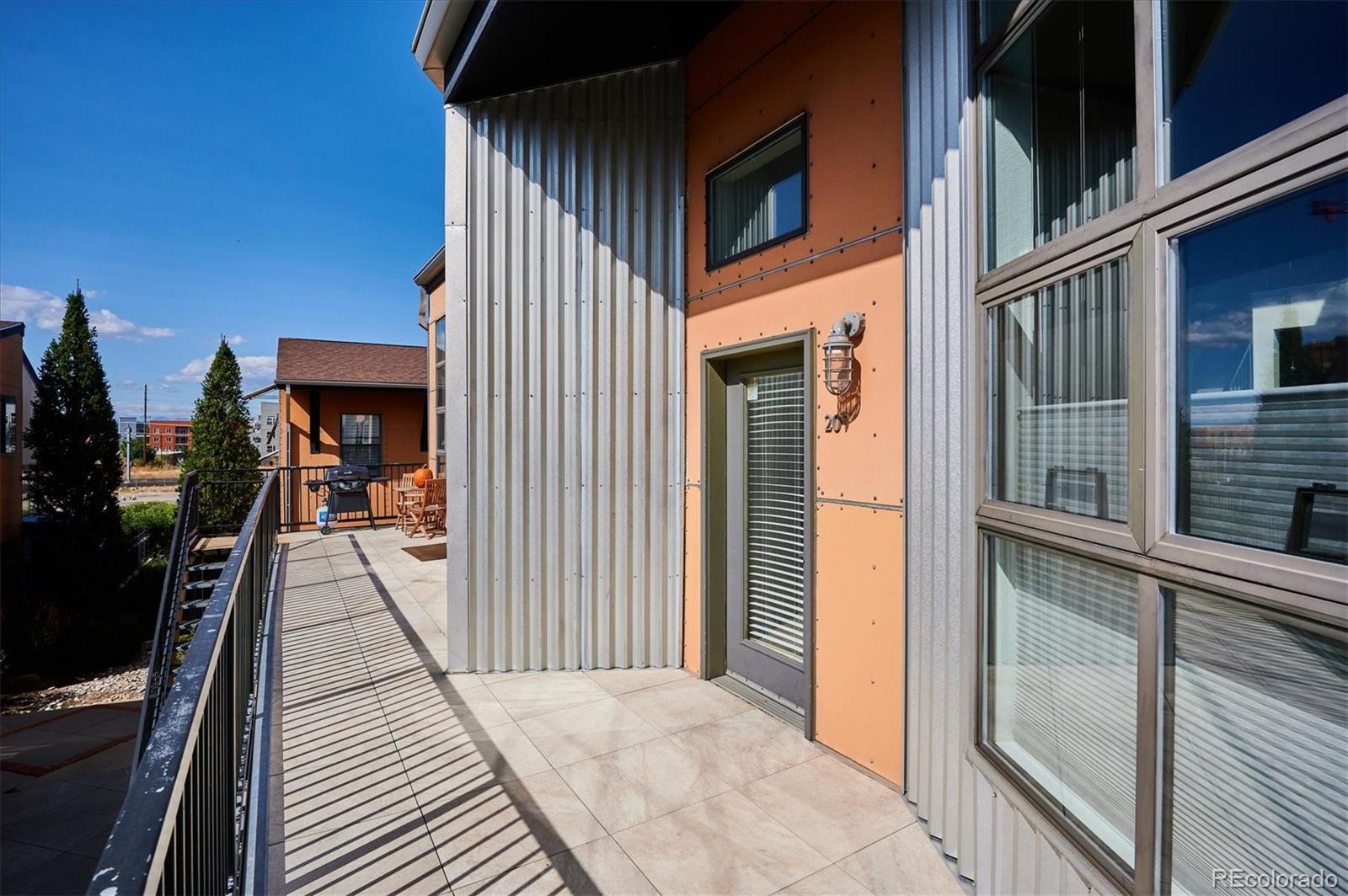 MLS Image #3 for 3195  blake street,denver, Colorado