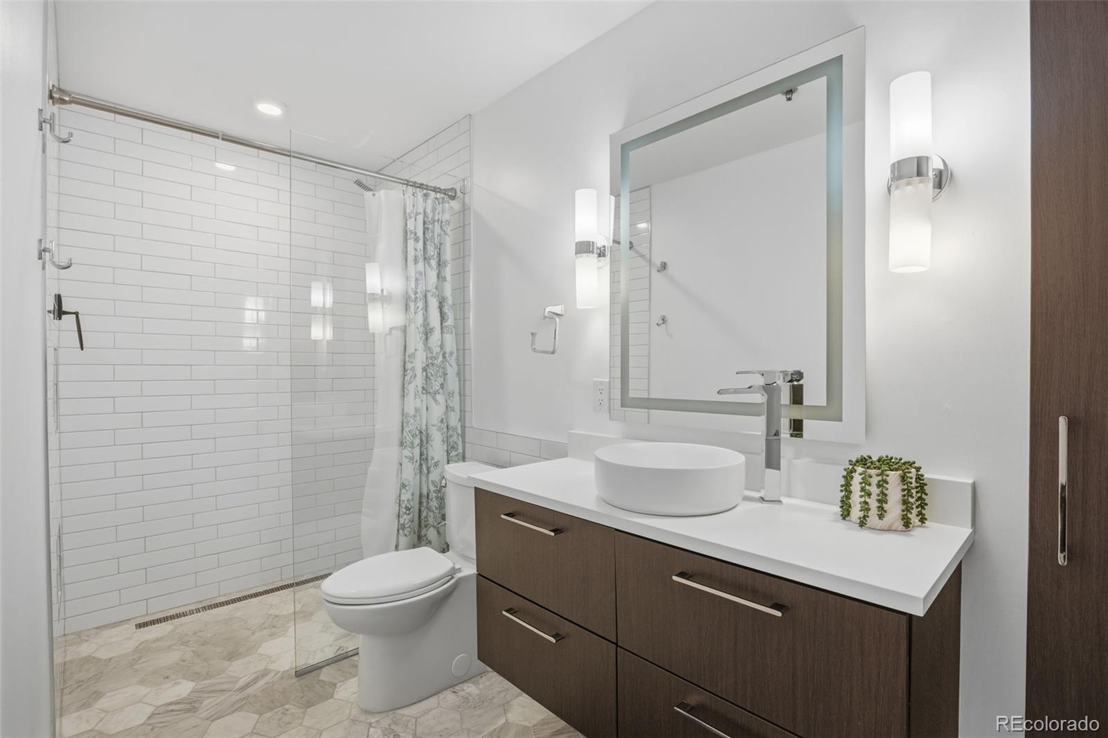 MLS Image #15 for 1555  california street 605,denver, Colorado