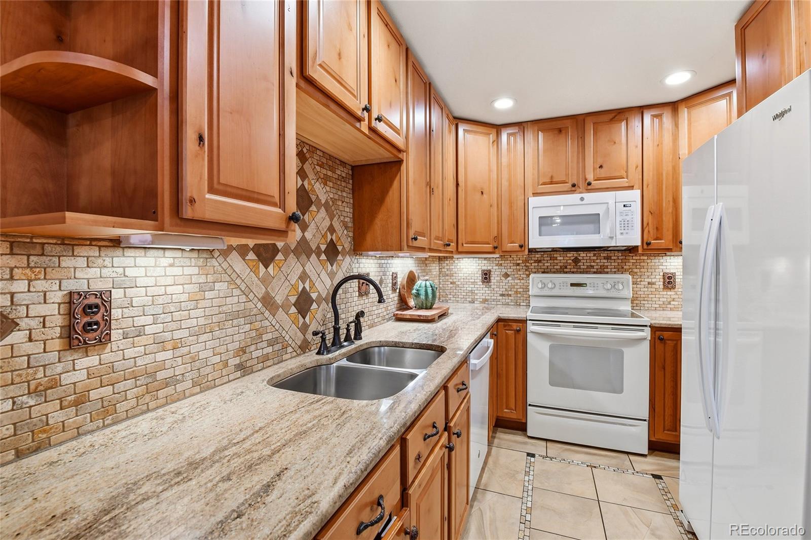 MLS Image #12 for 8464  everett way,arvada, Colorado