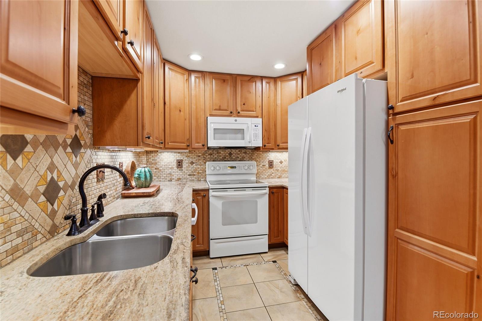 MLS Image #13 for 8464  everett way,arvada, Colorado