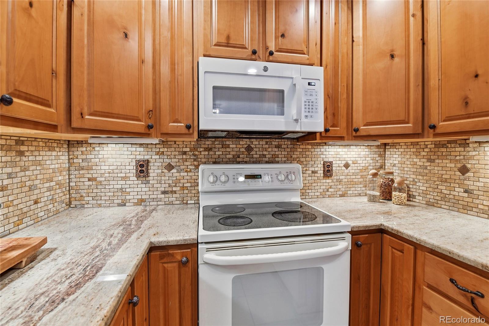 MLS Image #15 for 8464  everett way,arvada, Colorado
