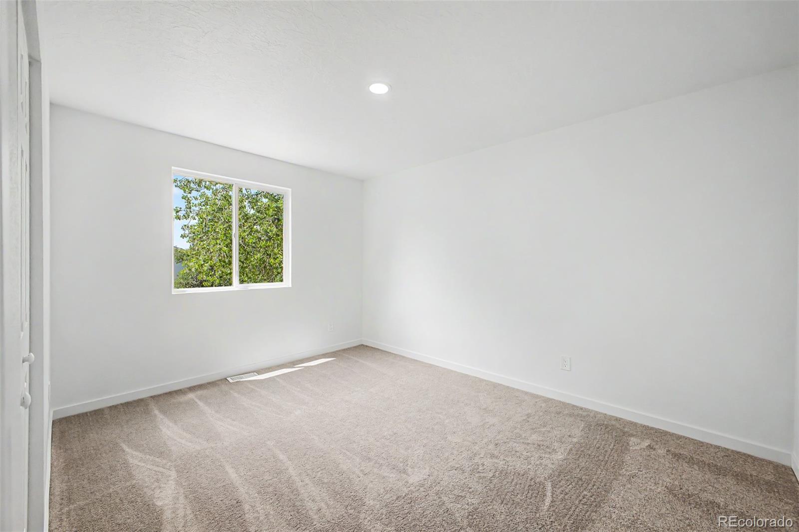 MLS Image #13 for 2211  aspen avenue,greeley, Colorado