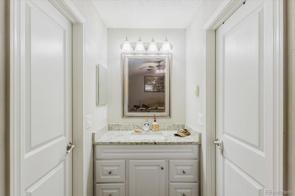 MLS Image #10 for 923 s ouray street,aurora, Colorado