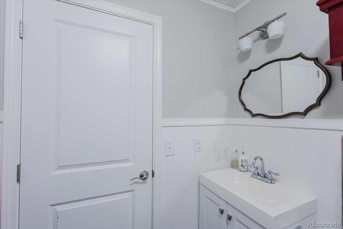 MLS Image #17 for 923 s ouray street,aurora, Colorado