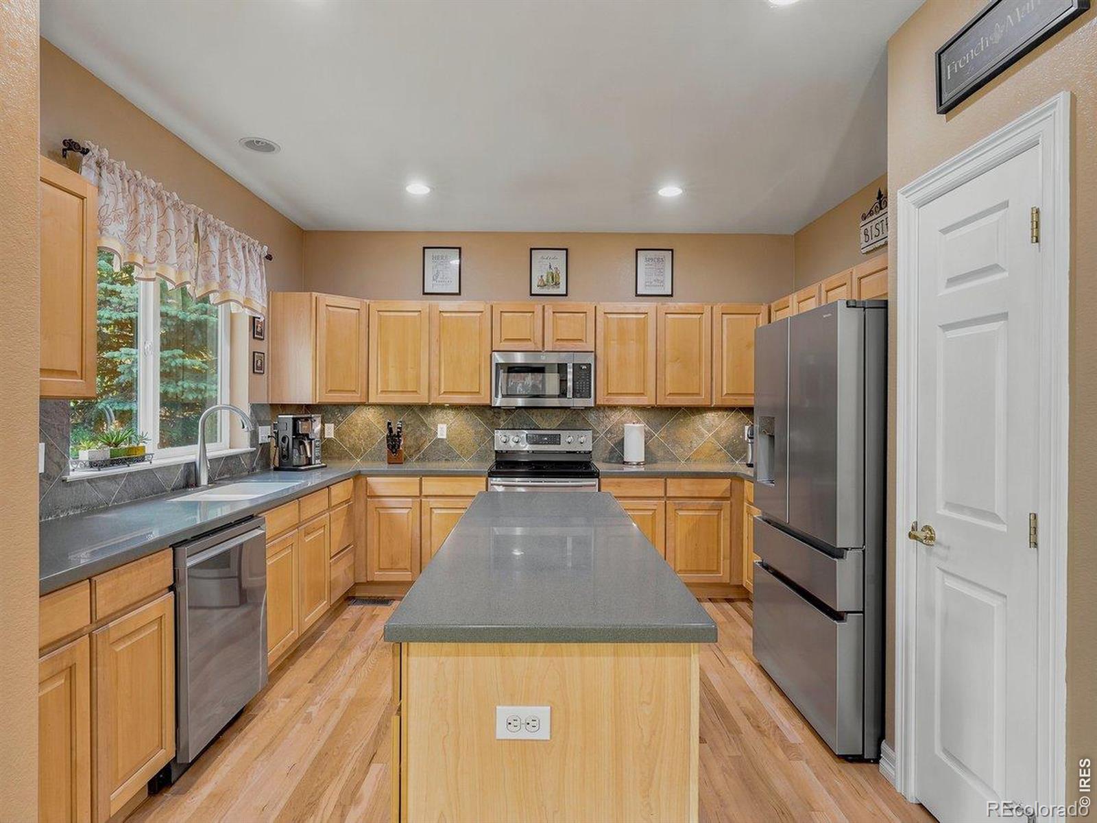 MLS Image #11 for 615  americana road,longmont, Colorado