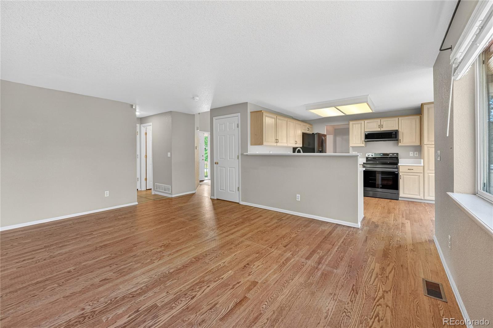 MLS Image #7 for 5414  oak street,arvada, Colorado