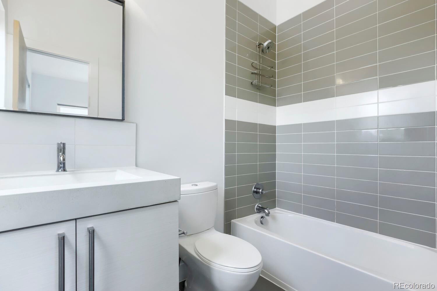 MLS Image #16 for 2368 n glencoe street,denver, Colorado