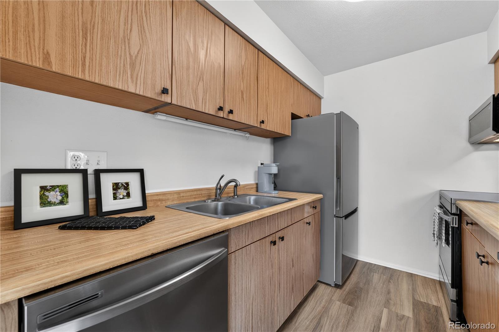 MLS Image #4 for 8417  everett way,arvada, Colorado