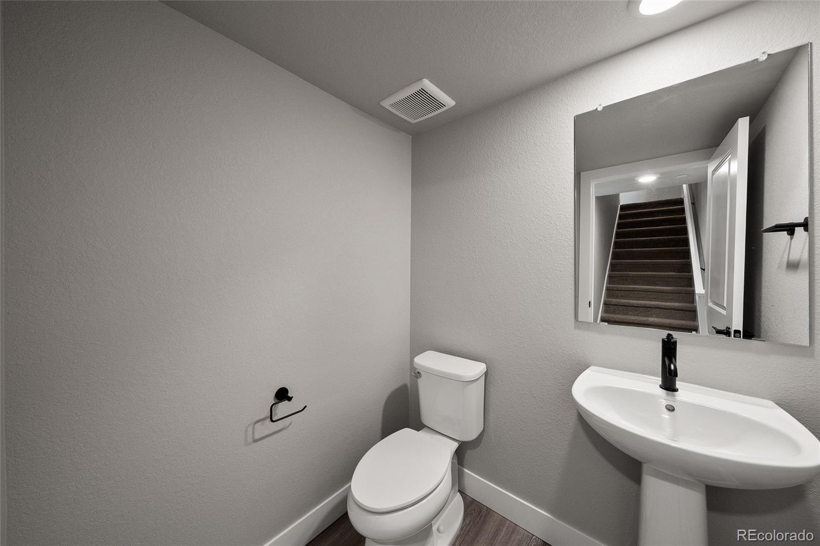 MLS Image #11 for 2898 w 56th avenue ,denver, Colorado