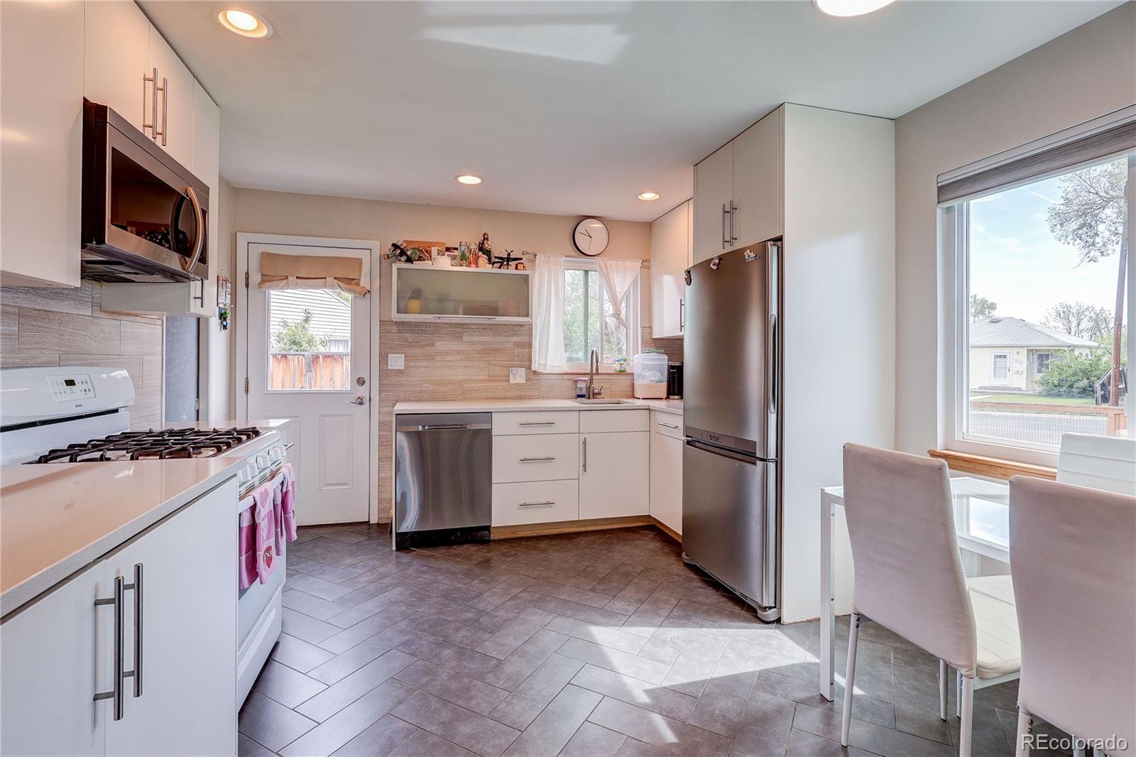 MLS Image #4 for 705  newark street,aurora, Colorado