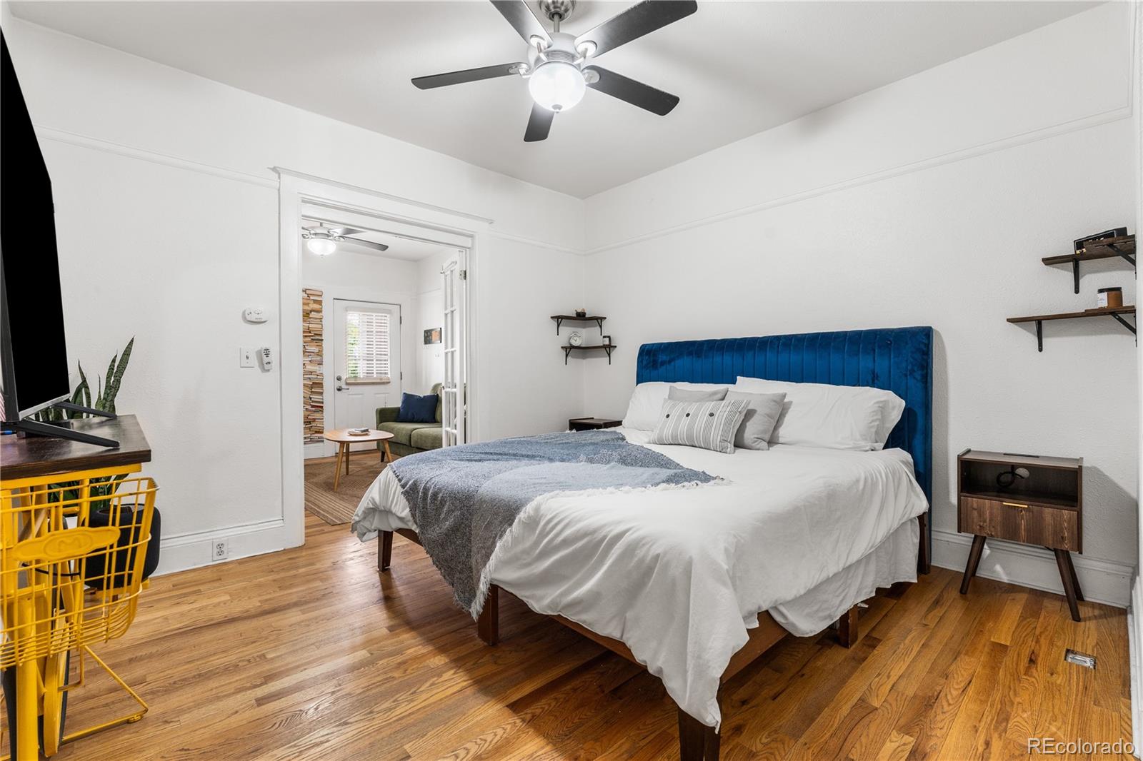 MLS Image #11 for 2465 w caithness place,denver, Colorado